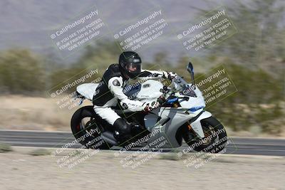 media/Dec-01-2025-Moto Forza (Mon) [[2daa91e15f]]/3-Beginner Group/Session 2 (Turn 7 Inside Pans)/